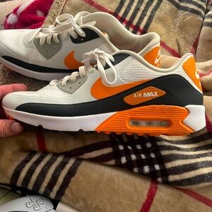 Athlete issued Nike Air Max, Tennessee